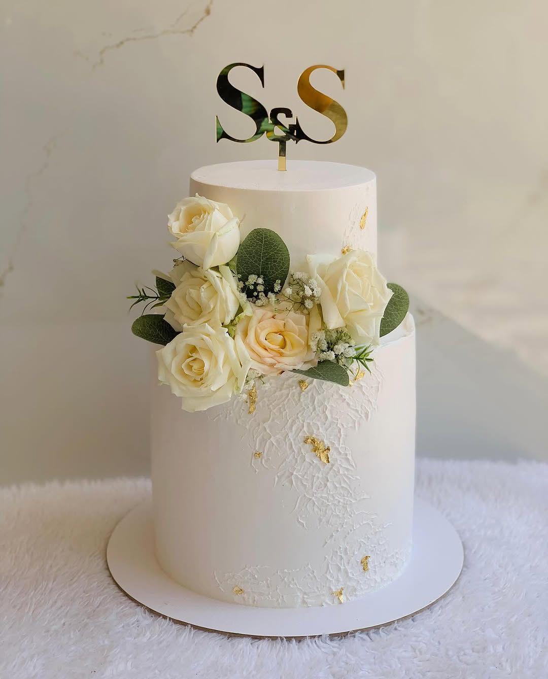 Minimalist Elegance Wedding Cake — view 1 of 1